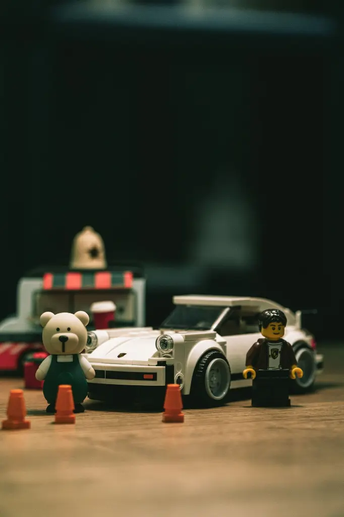 unsplash_W-RRIj6oDm0_toy.jpg.jpg.jpg.jpg.webp